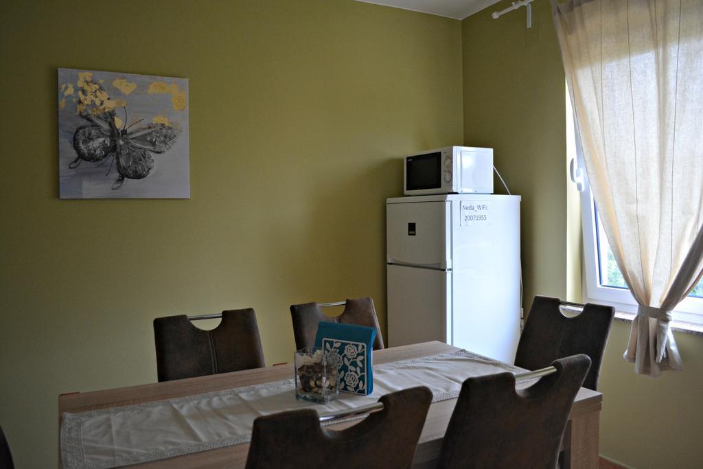 Apartments Neda Kampor Екстер'єр фото