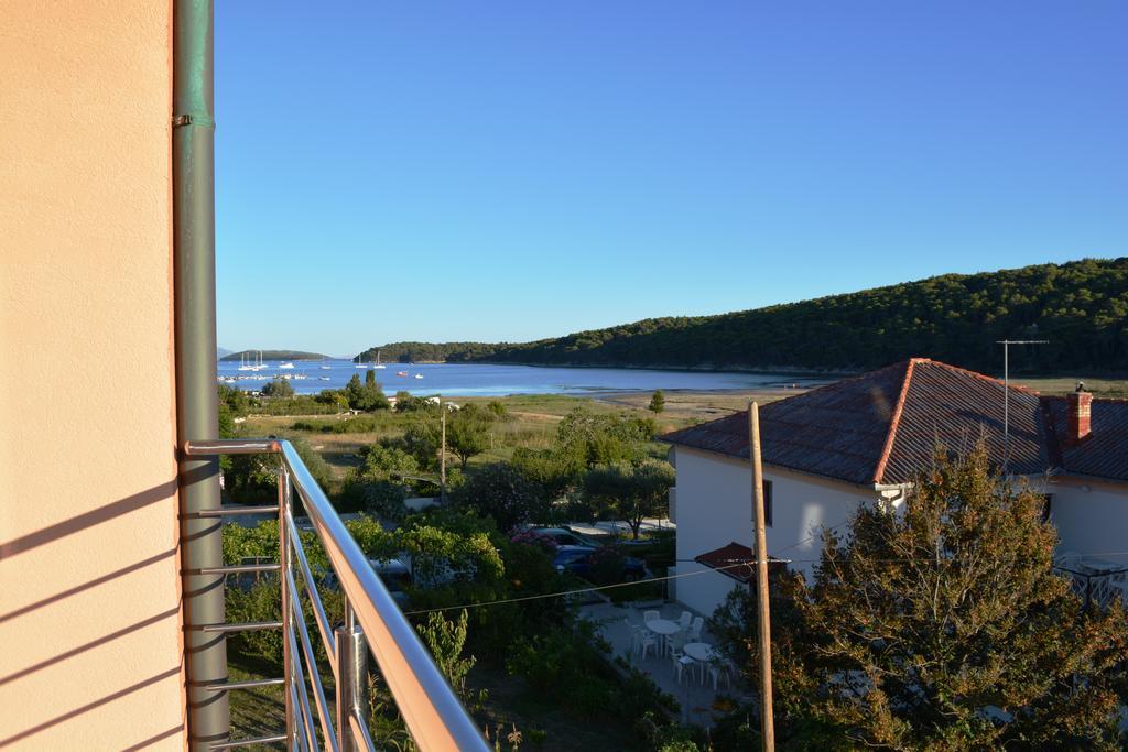 Apartments Neda Kampor Екстер'єр фото