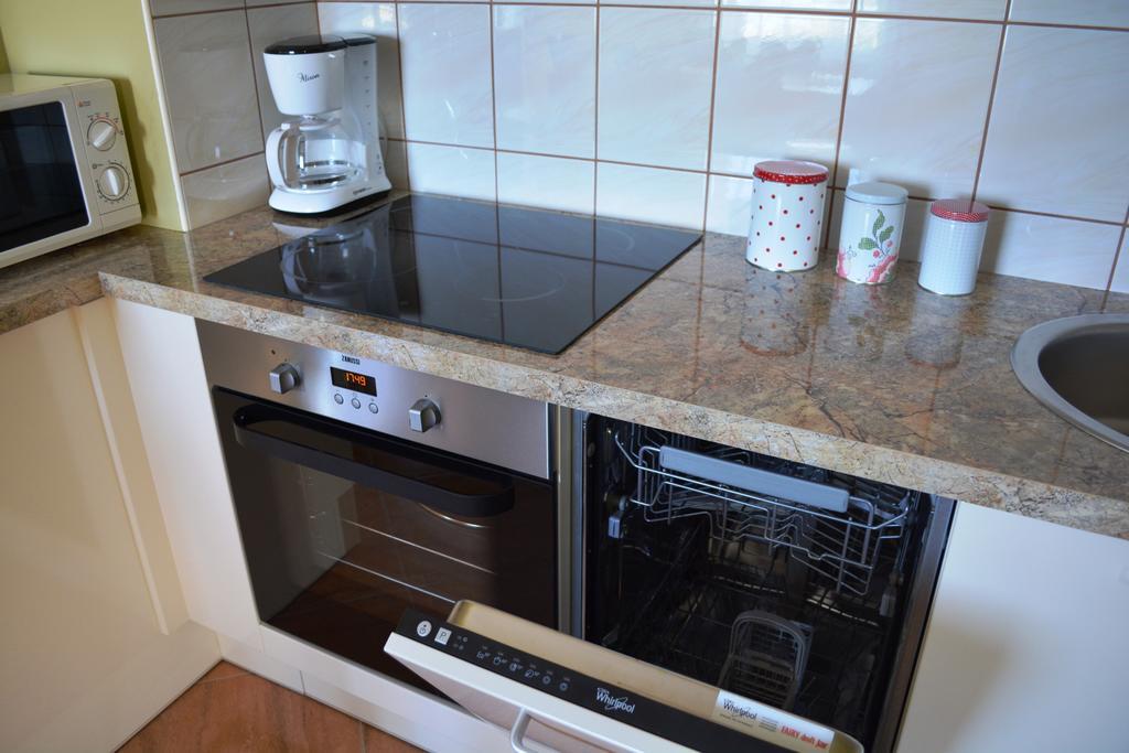 Apartments Neda Kampor Екстер'єр фото