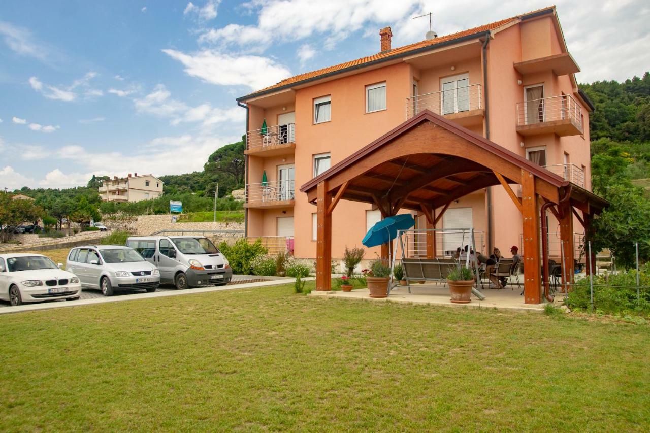 Apartments Neda Kampor Екстер'єр фото