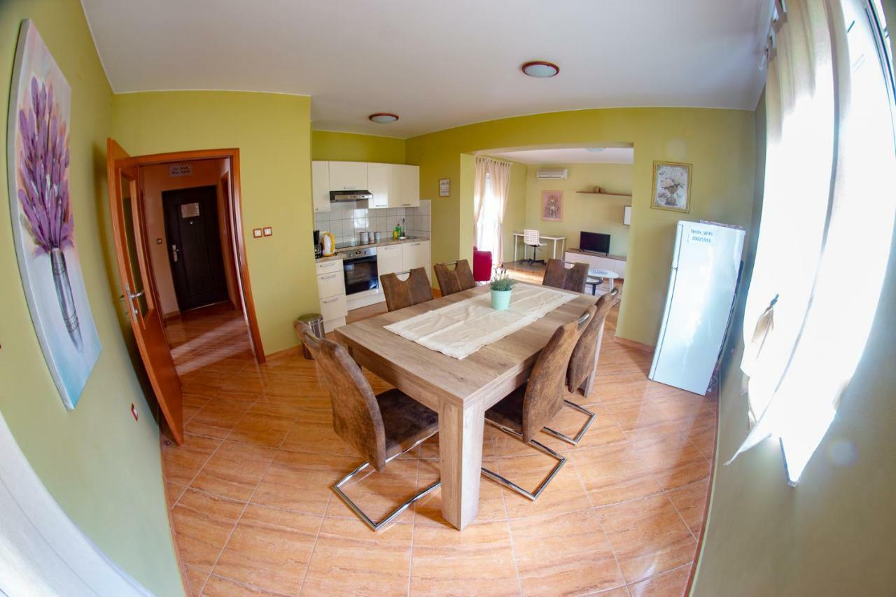 Apartments Neda Kampor Екстер'єр фото
