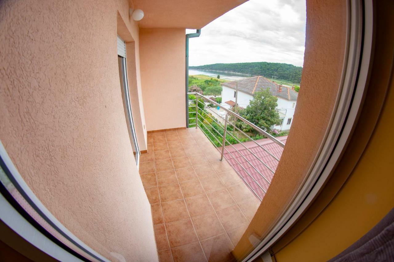 Apartments Neda Kampor Екстер'єр фото