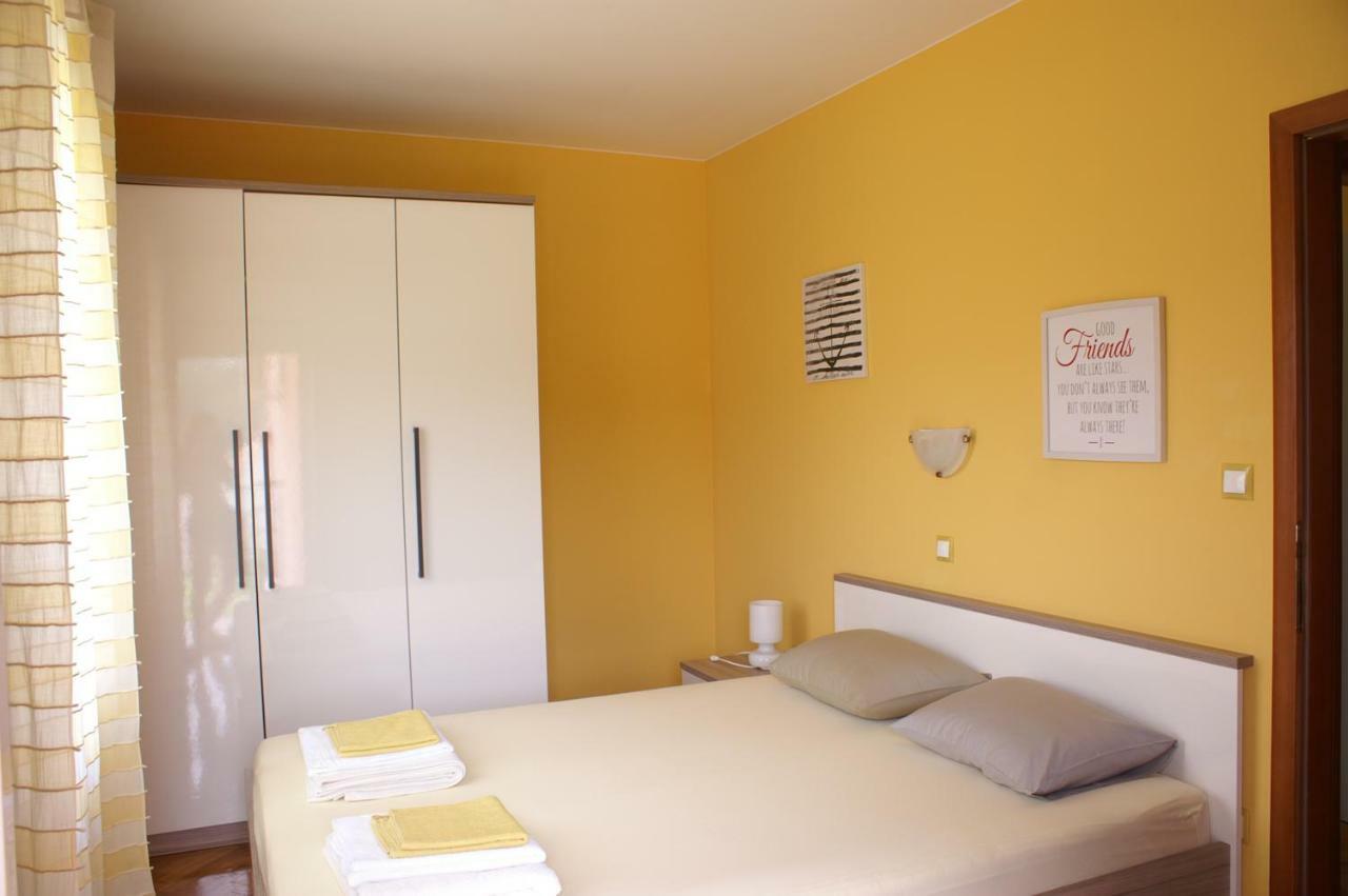 Apartments Neda Kampor Екстер'єр фото